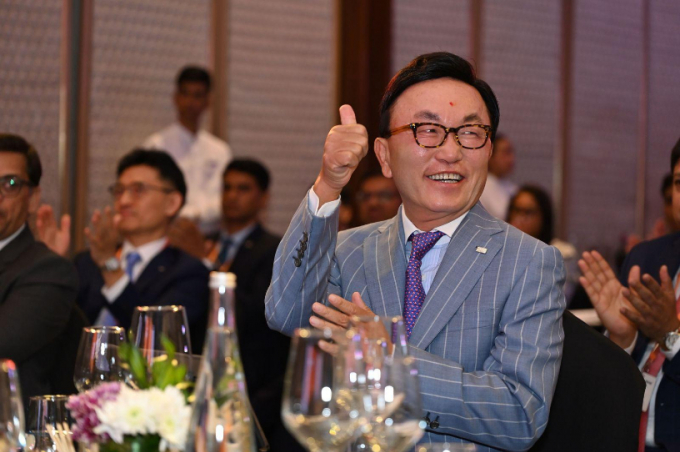 미래에셋그룹 계열사 1분기 순익 희비가 엇갈렸다. 증권과 자산운용, 캐피탈은 지난해 같은 기간 증가한 반면 생명보험은 줄어들었다. 사진은 박현주 미래에셋그룹 회장./사진=미래에셋증권 