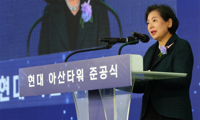 현정은 현대그룹 회장이 21일 오후 현대엘리베이터 충주 본사에서 진행된 ‘현대 아산타워’ 준공식에서 기념사를 하고 있다./사진=현대엘리베이터