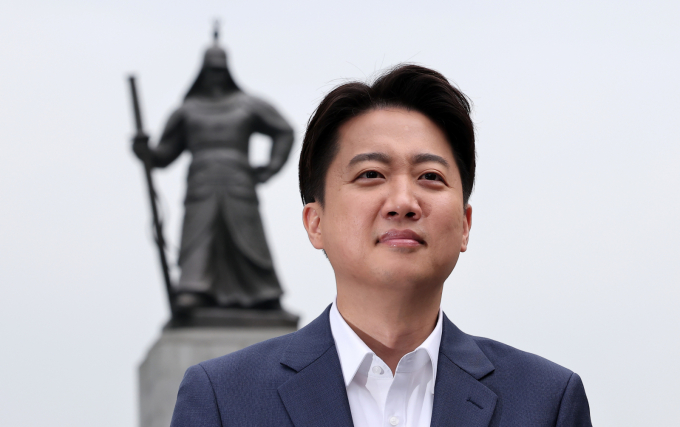 사진은 지난 19일 서울 광화문광장에서 기자회견을 진행한 이 후보. /사진=뉴스1