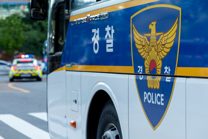 이재명 후보의 비서관을 사칭해 제명된 민주당 당원이 과거 윤석열 전 대통령 대선 후보 시절 인사를 사칭해 검찰에 넘겨진 사실이 밝혀졌다. 사진은 경찰 차량. /사진=이미지투데이