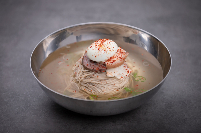 자가제분, 자가제면으로 씹을수록 구수한 맛을 내는 옥돌현옥의 냉면. /사진=다이어리알
