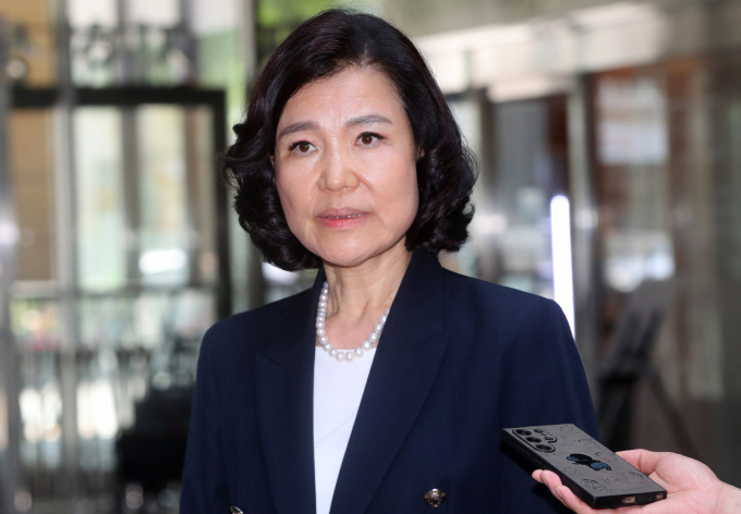 2인 체제로 운영된 방송통신위원회의 이사 임명 절차를 두고 법정 공방이 본격화됐다. 사진은 이진숙 방송통신위원회 위원장이 지난 21일 오후 서울 송파구 KISA 분원에서 취재진의 질문에 답하고 있는 모습. /사진=뉴시스
