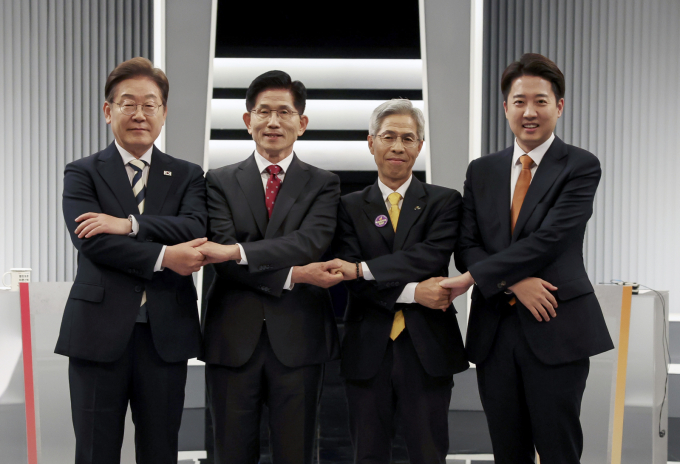 이준석 개혁신당 대선 후보와 이재명 더불어민주당 대선 후보가 23일 대선 후보 토론회에서 원전 등을 두고 충돌했다. /사진=뉴시스(국회사진기자단)