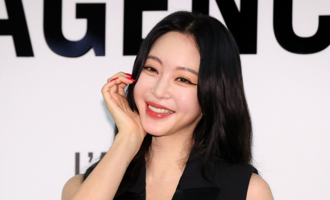 배우 한예슬이 지난해 9월11일 오후 서울 송파구 롯데월드몰에서 열린 미국 럭셔리 컨템퍼러리 브랜드 라장스 포토콜 행사에서 포즈를 취하고 있다./사진=뉴시스