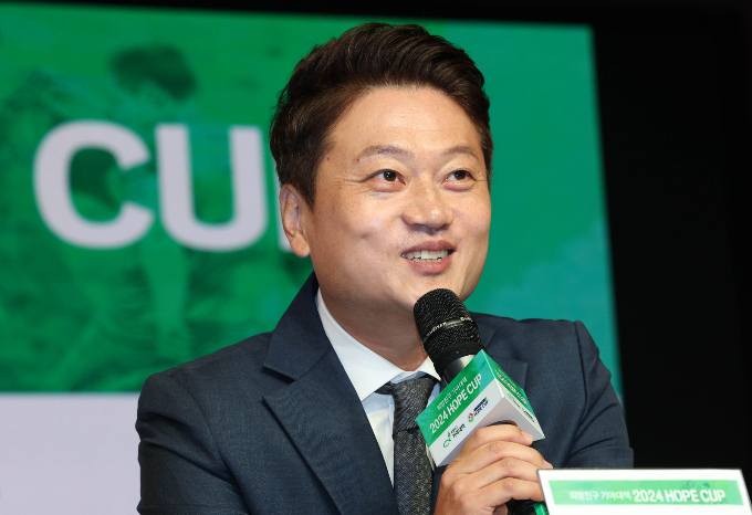 축구해설가 박문성이 지난 25일 이재명 더불어민주당 대선 후보 지지를 호소했다. 사진은 지난해 10월 서울 중구 퇴계로 한국의집에서 인사말 하는 박 해설가. /사진=뉴시스