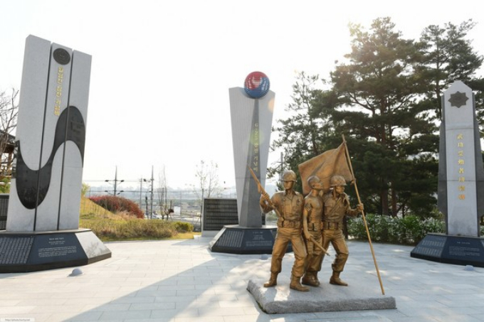 화성시 송산동 소재 현충탑. /사진제공=화성특례시