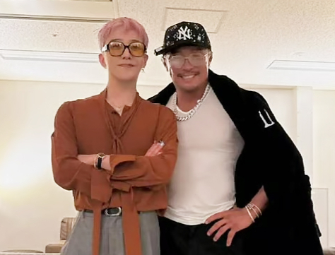 이종격투기 선수 겸 방송인 추성훈이 그룹 '빅뱅' 멤버 지드래곤(권지용 분)을 만났다사진은 대기실에서 기념촬영한 지드래곤과 추성훈 모습. /사진=추성훈 인스타그램 캡처