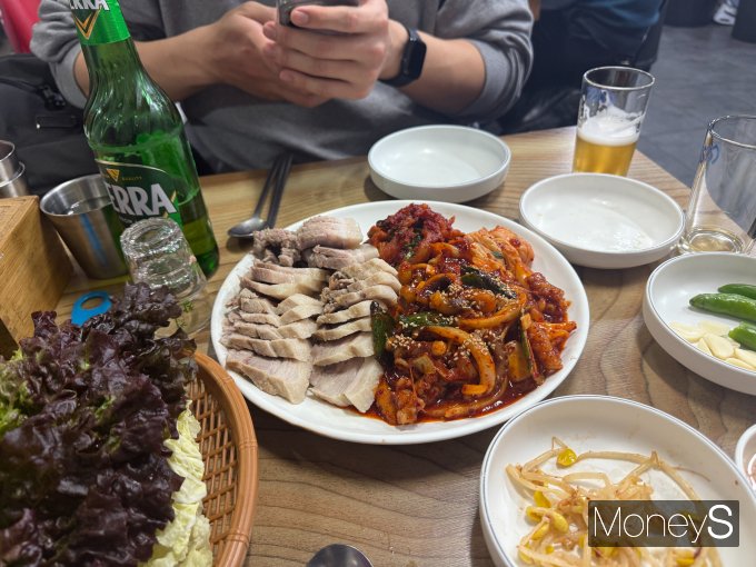 권상욱씨(33세·가명)는 청년들이 결혼을 결심할 수 있도록 현실적인 출발선을 마련해주는 공약이 필요하다고 강조했다. /사진=김서연 기자 