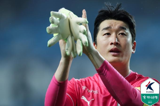 대전하나의 K리그1 선두 비상을 지탱하는 이창근 골키퍼(한국프로축구연맹 제공)