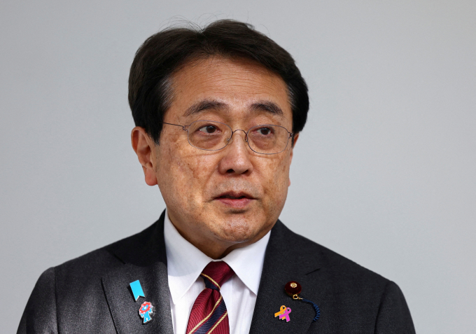 미국과의 관세 협상을 앞두고 일본이 무기 구매 카드를 꺼내들 가능성이 제기됐다. 사진은 아카자와 료세이 일본 경제재생상이 지난 4월 18일 도쿄 하네다공항에서 관세 협상 관련 입장을 발표하는 모습. /사진=로이터