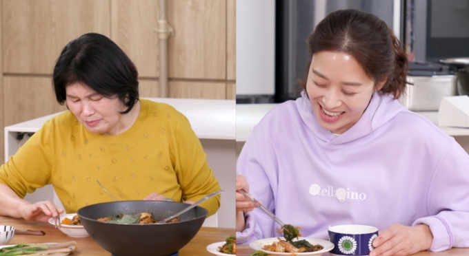 배우 장신영의 어머니가 사위 강경준 불륜 의혹에 대해 입을 열었다. 사진은 지난 30일 방송된 KBS2TV 예능 프로그램 '신상출시 편스토랑'에 출연한 장신영(오른쪽)과 장신영 어머니의 모습. /사진=뉴시스('신상출시 편스토랑' 제공)  
