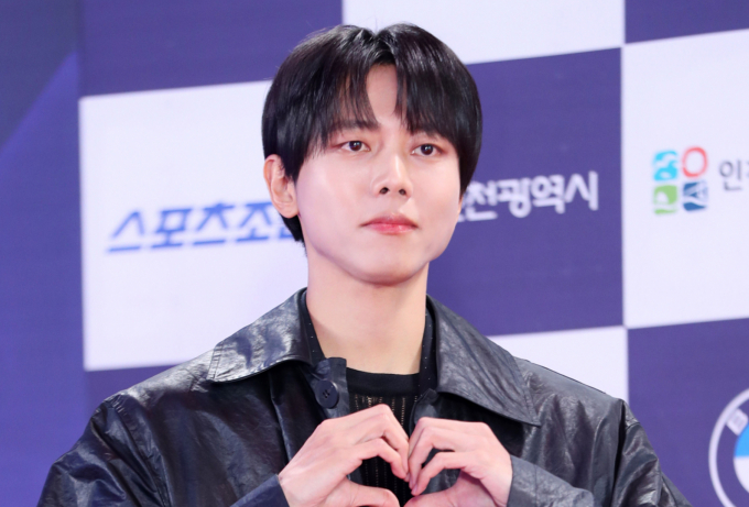 모델 겸 방송인 주우재가 화려해 보이는 커리어 이면에 존재했던 업계의 편견과 차별에 대해 솔직히 털어놨다. 사진은 지난해 7월 인천 중구 파라다이스시티에서 열린 제3회 청룡시리즈어워즈 레드카펫 행사에 참석한 모델 겸 방송인 주우재. /사진=뉴시스