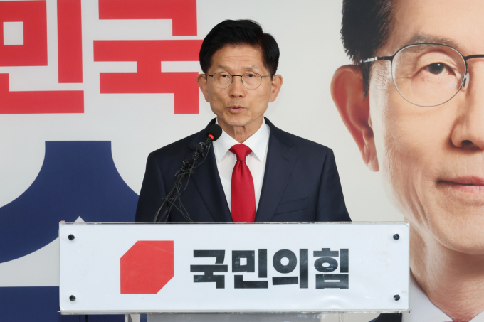 김문수 국민의힘 대통령 후보가 4일 오전 서울 여의도 중앙당사에서 제21대 대통령선거 결과에 대한 승복 입장을 밝히며 기자회견을 하고 있다. / 사진=뉴스1 이광호 기자 