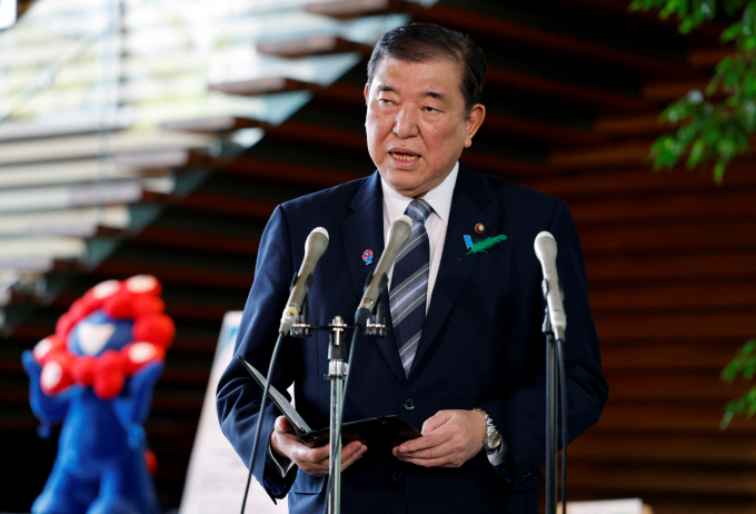 이시바 시게루 일본 총리가 이재명 대통령 취임을 축하했다. 사진은 이시바 총리가 미국 관세에 대한 일본 협상 대표와의 회담 후 기자들을 만나 이야기를 나누는 모습. /사진=로이터