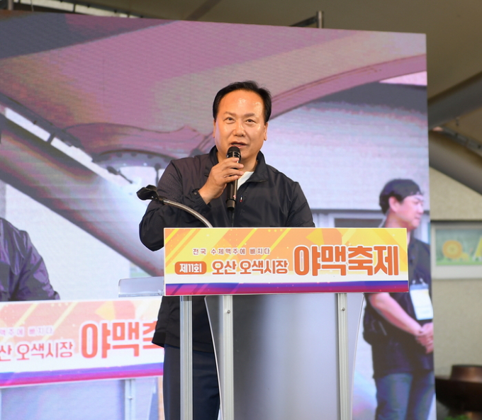 이권재 오산시징이 지난해 열린 야맥축제에서 인사말을 하고 있다. /사진제공=오산시