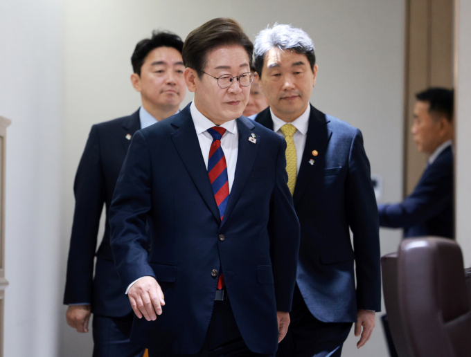 이재명 대통령의 제21대 대통령으로 당선됨에 따라 사법부에도 지각변동이 예상된다. 사진은 이재명 대통령이 5일 서울 용산구 대통령실 청사에서 열린 국무회의에 입장하고 있는 모습. /사진=뉴시스