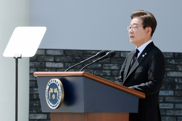 이재명 대통령이 취임 후 첫 국가기념일 행사인 제70주년 현충일 추념식에서 추념사를 전했다. 사진은 이재명 대통령 제70회 현충일 추념식에서 추념사를 하는 모습. /사진=뉴시스