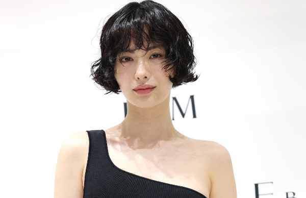 배우 나나가 경기도 구리 소재 고급 빌라를 42억원에 매입했다. 사진은 배우 나나가 이비엠(E.B.M) 매장 오픈 1주년 기념 행사에 참석한 모습. /사진=뉴스1