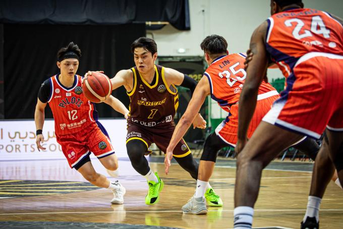 창원 LG가 8일(한국시간) 열린 2025 국제농구연맹(FIBA) 바스켓볼 챔피언스리그(BCL) 아시아 조별리그 C조 1차전에서 타오위안 파우이안 파일럿츠(대만)에 73-89로 졌다. (BCL Asia 제공)