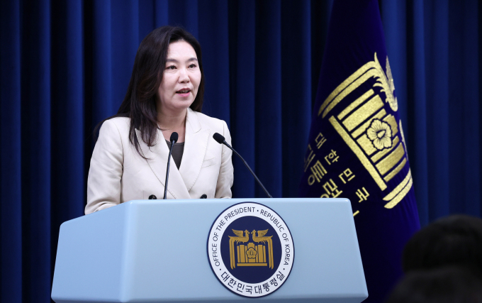 강유정 대통령실 대변인이 8일 서울 용산구 대통령실 청사에서 브리핑룸 개선에 관한 브리핑을 진행하고 있다. /사진=뉴스1 박지혜 기자