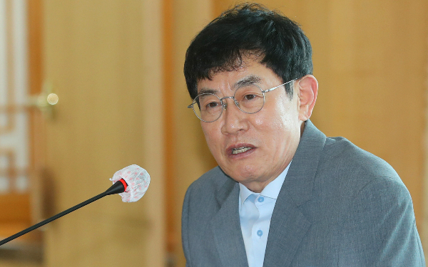 방송인 이경규가 약물 운전 혐의로 경찰 조사를 받게됐다. 사진은 방송인 이경규가 동국대학교에서 열린 건학 120주년 홍보대사 위촉식에서 인사말을 하는 모습. /사진=뉴시스