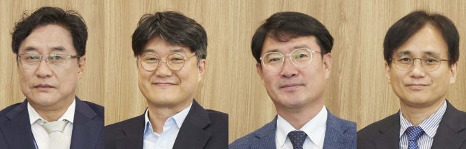 (왼쪽부터)강민석 대변인, 이은호 언론협력담당관, 조상기 노동권익과장, 김정훈 소통협치관 . /사진제공=경기도