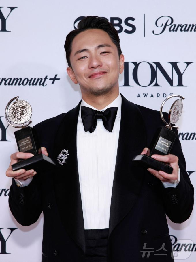 한국 토종 창작 뮤지컬 '어쩌면 해피엔딩'으로 토니상 6관왕을 차지한 박천휴 작가. ⓒ AFP=뉴스1 ⓒ News1 정수영 기자