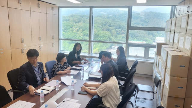 이천시가 지난달 17일, 관내 중고등학교 관계자들을 대상으로 사업 설명회를 열고 있다. /사진제공=이천시