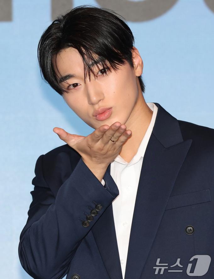 그룹 에이티즈(ATEEZ)의 산이 12일 서울 마포구 호텔나루 서울 엠갤러리에서 가진 미니 12집 '골든 아워 : 파트 3'(GOLDEN HOUR : Part.3) 발매 기자간담회에서 포즈를 취하고 있다. 2025.6.12/뉴스1 ⓒ News1 권현진 기자