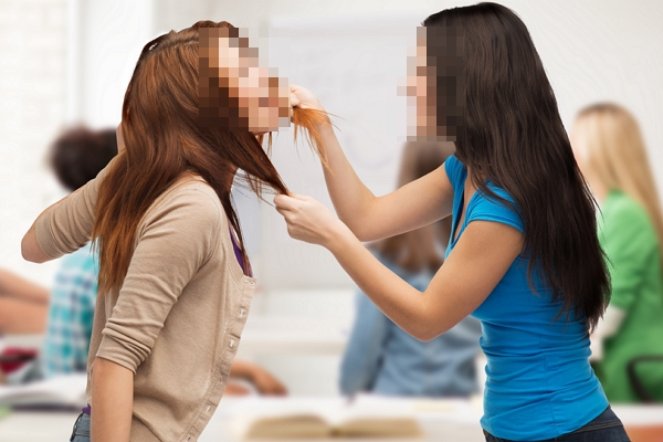 부친의 불륜 사실을 알고 부친과 부친의 내연녀를 폭행한 여성이 징역형의 집행유예를 선고받았다. 사진은 기사의 이해를 돕기 위한 자료 사진. /사진=클립아트코리아