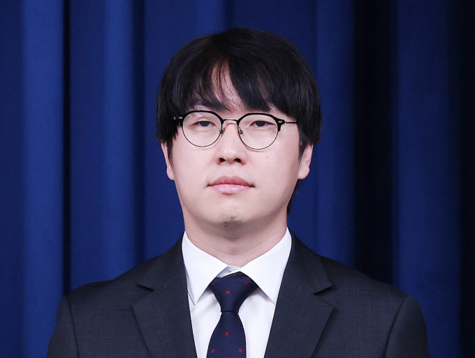 15일 서울 용산구 대통령실 청사에서 열린 브리핑에서 AI 미래기획수석에 임명된 하정우 네이버 AI혁신센터장이 참석하고 있다. /사진=뉴스1