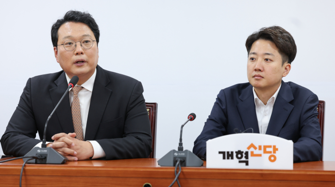 천하람 개혁신당 당대표 권한대행 겸 원내대표가 16일 이준석 개혁신당 의원 제명 국민 청원에 대해 해당 청원이 국민 전체 여론을 대표한다고 생각하지 않는다고 말했다. 사진은 지난 5일 천 대행이 서울 여의도 국회에서 열린 제21대 대통령 선거대책본부 해단식에 참석해 인사말을 하는 모습. /사진=뉴스1