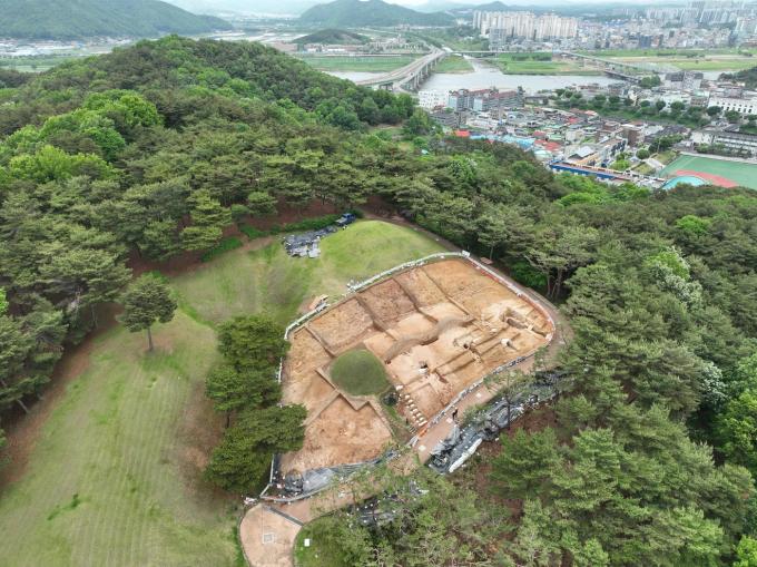 지난 5월 조사 후 '공주 왕릉원 1~4호분' 전경(국가유산청 제공)