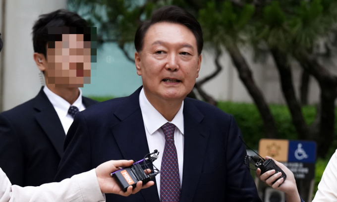경찰이 윤석열 전 대통령이 3차 소환 요구에도 불출석할 경우 내란 특검과 체포영장 신청 등을 협의할 것으로 보인다. 사진은 윤석열 전 대통령이 내란 우두머리 혐의·직권남용 권리행사 방해 혐의 사건 7차 공판을 마친 뒤 법원을 나서는 모습. /사진=뉴스1