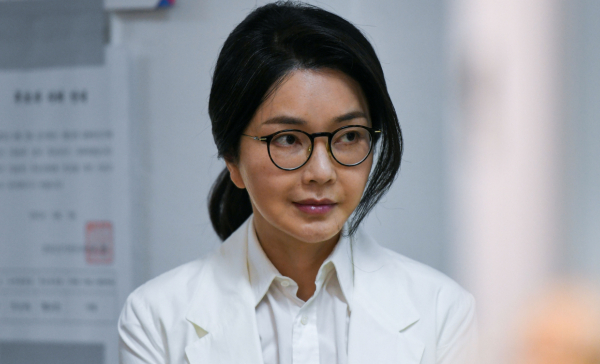 김건희 여사가 극심한 우울증을 호소해 병원에 입원하자 김대식 국민의힘 의원이 입장을 밝혔다. 사진은 김 여사 제21대 대통령선거일인 지난 3일 서울 서초4동 제3투표소로 투표를 위해 입장한 모습. /사진=뉴시스