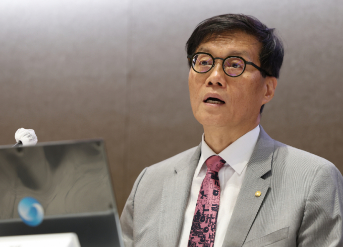 이창용 한국은행 총재가 18일 오후 서울 중구 한국은행 별관 컨퍼런스홀에서 열린 물가안정목표 운영상황 점검 설명회에서 모두발언을 하고 있다./사진=뉴스1 오대일 기자