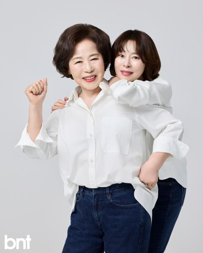 배우 예지원 모녀 / bnt 제공