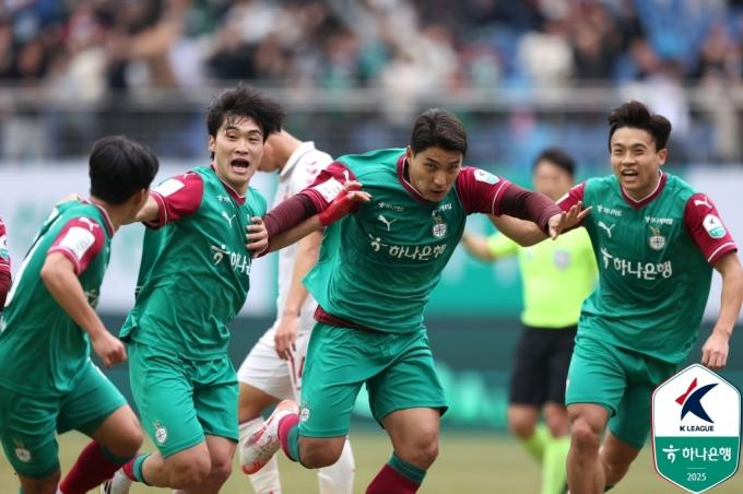 다크호스로 분류됐던 대전하나는 기대 이상의 꾸준함을 보여주고 있다. (한국프로축구연맹 제공)