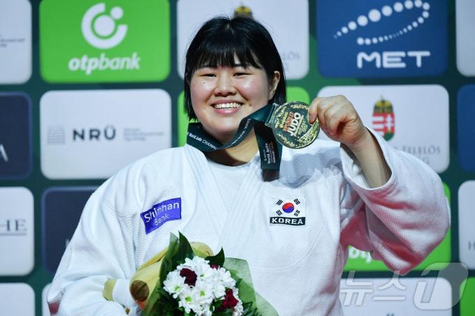 유도 금메달을 따낸 김하윤 ⓒ AFP=뉴스1