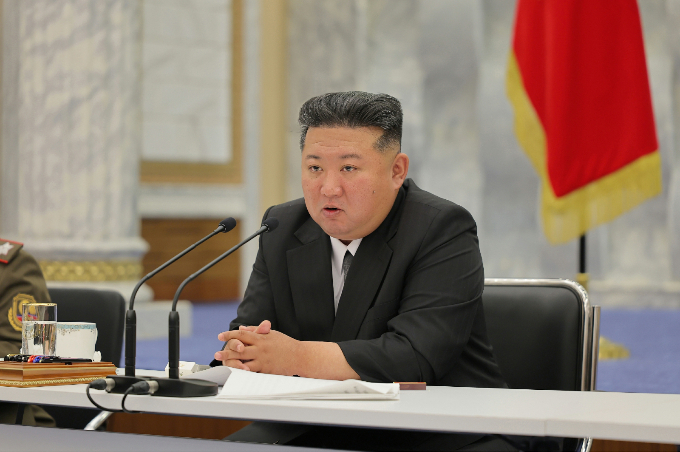 북한이 독일에 평양 주재 대사관 운영을 5년 만에 재개할 수 있도록 허가했지만 독일이 이를 거절한 것으로 전해진다. 사진은 지난달 28일 당 중앙군사위원회 제8기 제8차 확대회의에 참석한 김정은 북한 국무위원장. /사진=뉴스1(평양노동신문)