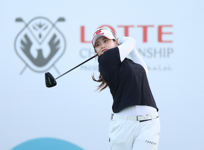  최혜진이 여자 골프 시즌 세 번째 메이저 대회인 KPMG 여자 PGA 챔피언십 3라운드에서 공동 3위로 뛰어올랐다.사진은 지난해 11월(현지시각) 미국 하와이 에바비치에 위치한 호아칼레이CC에서 열린 '롯데 챔피언십' 1라운드 10번 홀에서 티샷을 날린 최혜진. /사진=뉴스1 (대홍기획 제공)
