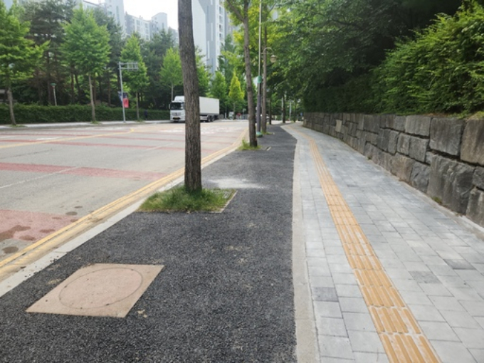 용인특레시 처인구 구갈동 갈곡초 통학로 정비 모습. /사진제공=용인특례시