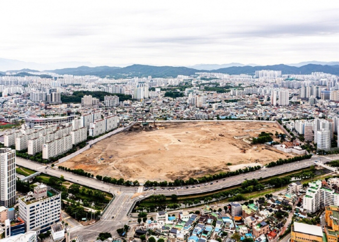 전방·일신방직 공장 부지 철거 후 모습/사진=챔피언스시티복합개발피에프브
