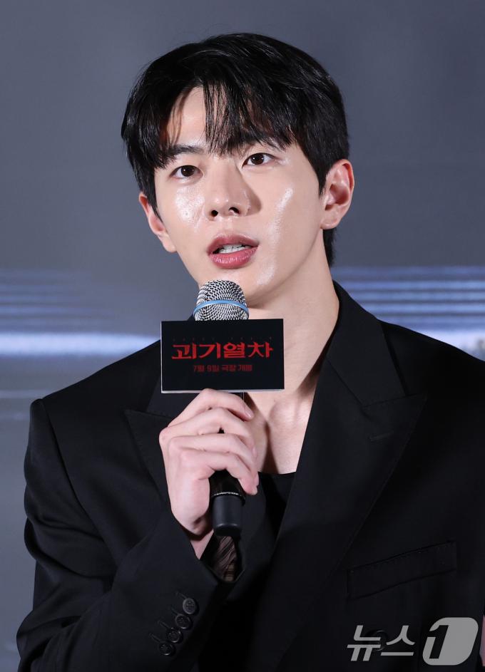 배우 최보민이 24일 오후 서울 용산구 CGV 용산점에서 열린 영화 '괴기열차' 언론시사회 및 기자간담회에 참석해 인사말을 하고 있다. 2025.6.24/뉴스1 ⓒ News1 권현진 기자