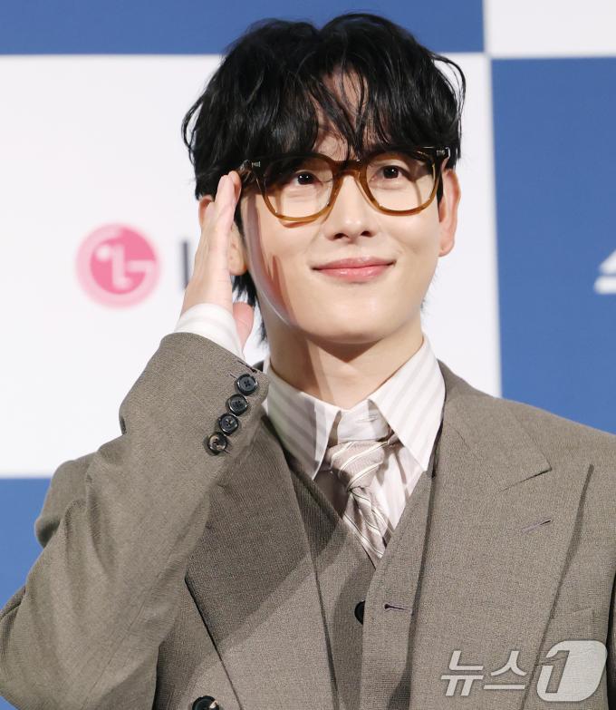 배우 임시완이 25일 서울 영등포구 CGV여의도에서 열린 제4회 청룡시리즈어워즈 핸드프린팅 행사에서 포즈를 취하고 있다. 2025.6.25/뉴스1 ⓒ News1 권현진 기자