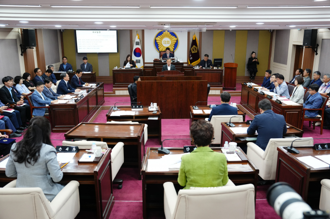포천시의회가 25일 제3차 본회의를 끝으로 제186회 정례회를 폐회하고 있다. /사진제공=포천시의회
