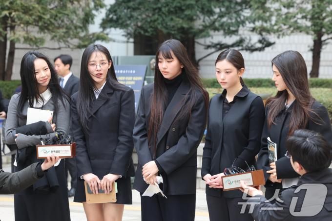 그룹 뉴진스(왼쪽부터 하니, 민지, 혜인, 해린, 다니엘) 2025.3.7/뉴스1 ⓒ News1 황기선 기자