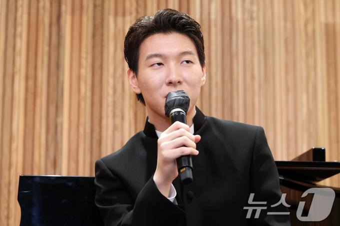 롱티보 국제 콩쿠르에서 우승한 피아니스트 김세현이 26일 서울 종로구 세종문화회관 서클홀에서 열린 기자간담회에서 기자들 질의에 답하고 있다. 2025.6.26/뉴스1 ⓒ News1 이동해 기자