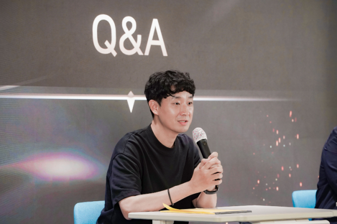 한재영 스마일게이트 메가포트 이사가 최근 경기 분당 메가포트 사옥에서 열린 로드나인 1주년 기자 간담회를 통해 자사의 청사진을 밝혔다. /사진=스마일게이트  
