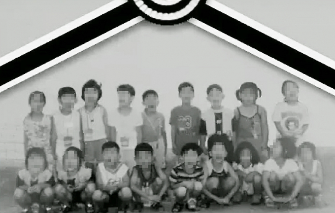 경기 화성군 소재 청소년수련원 씨랜드에서 대형화재가 발생해 유치원생을 포함 23명이 목숨을 잃었다. 사진은 1999년 6월30일 청소년 수련원 씨랜드 화재로 숨진 소망유치원생 아이들 모습. /사진=유튜브 디바 제시카 채널 캡처
